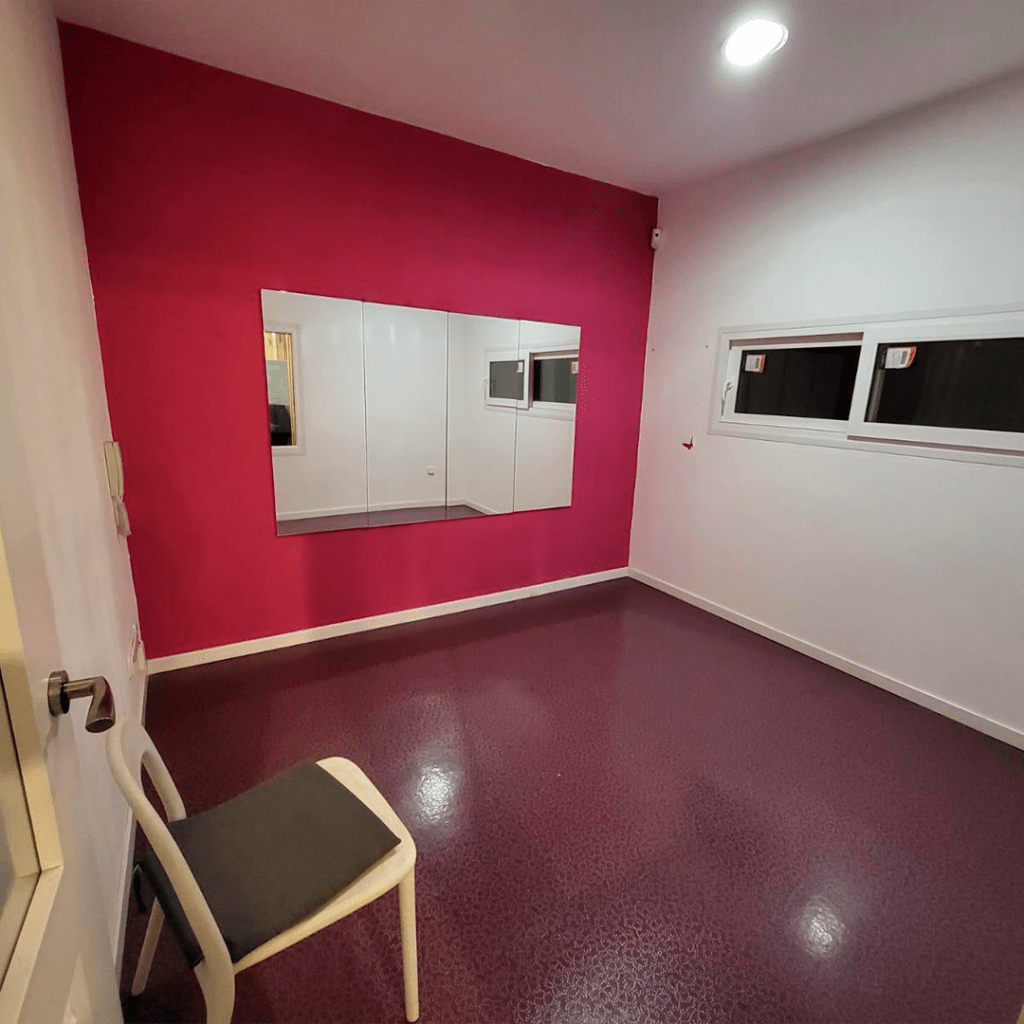 Sala 6 de 10 metros para clases particulares