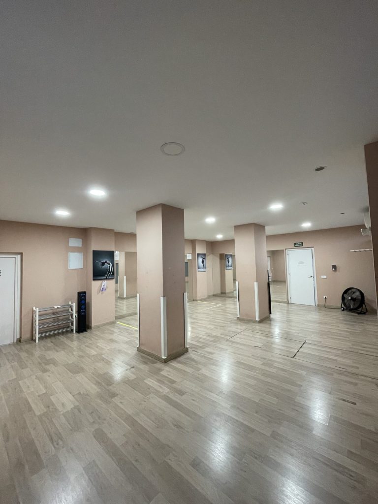 Sala de baile en alquiler en Madrid con suelo de madera